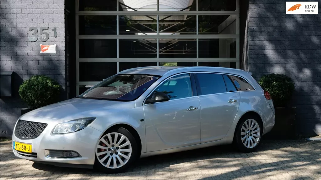 Opel Insignia (2011) — foto 1