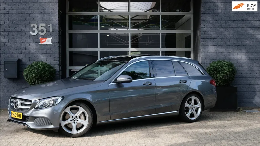 Mercedes-Benz C-Klasse (2017) — foto 1