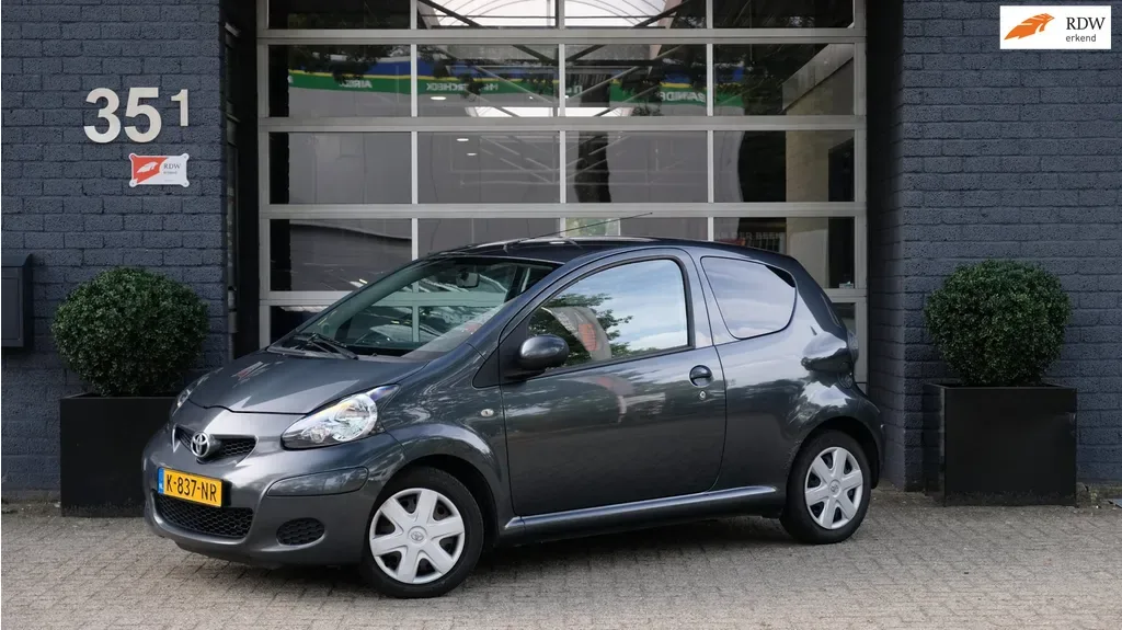 Toyota Aygo (2011) — foto 1