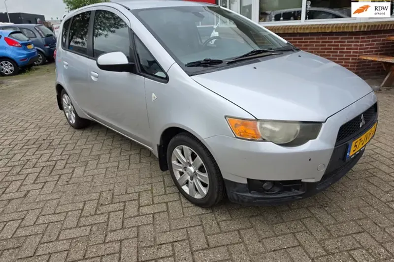 Mitsubishi Colt (2009)