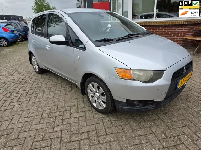 Mitsubishi Colt (2009) — foto 1