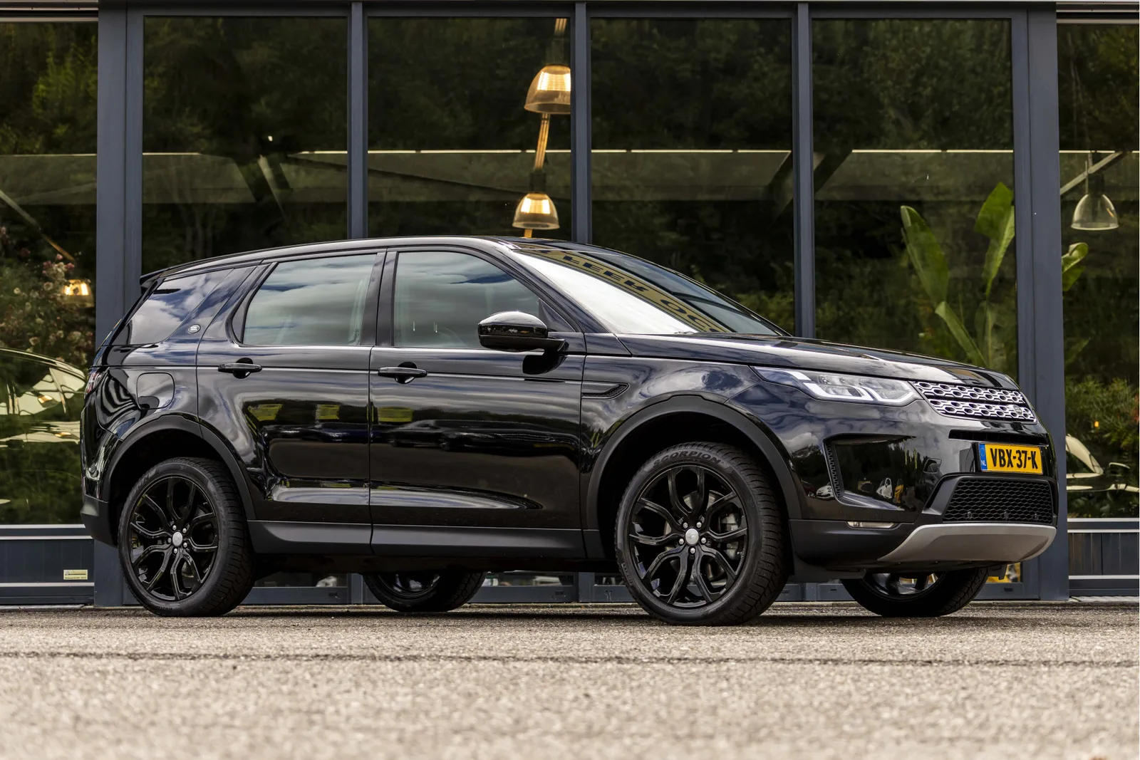 Land Rover Discovery Sport (2020) — foto 1