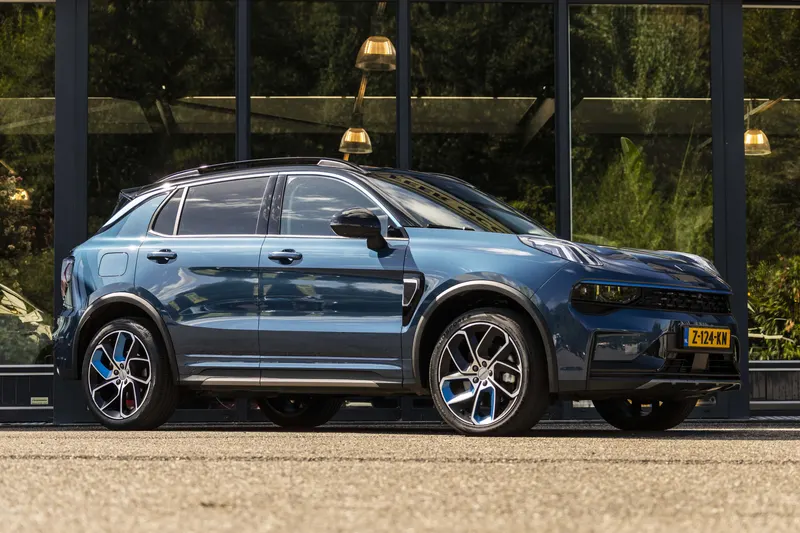 Lynk & Co 01 (2023)