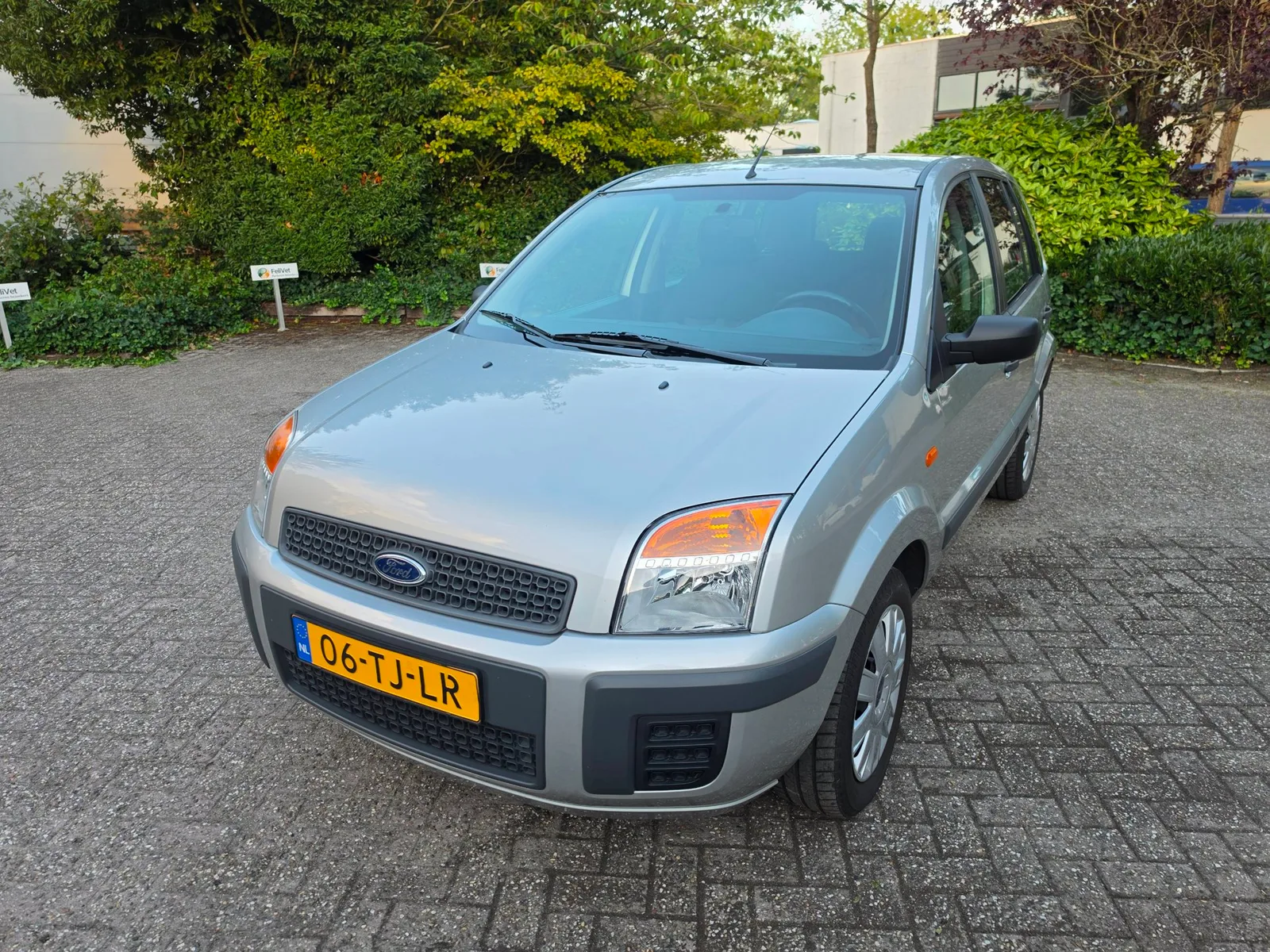 Ford Fusion (2006) — foto 1