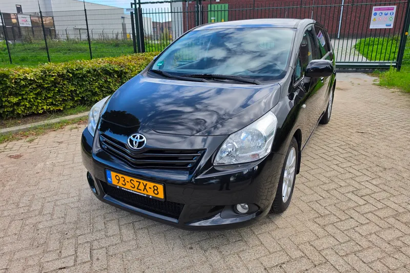 Toyota Verso (2012)