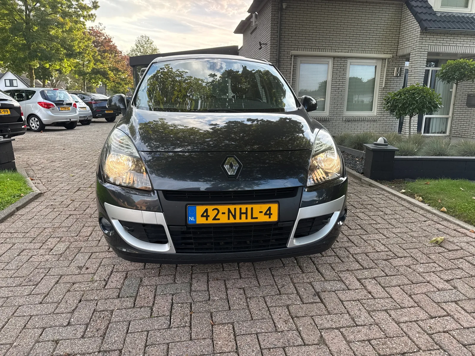 Renault Scénic (2010) — foto 1