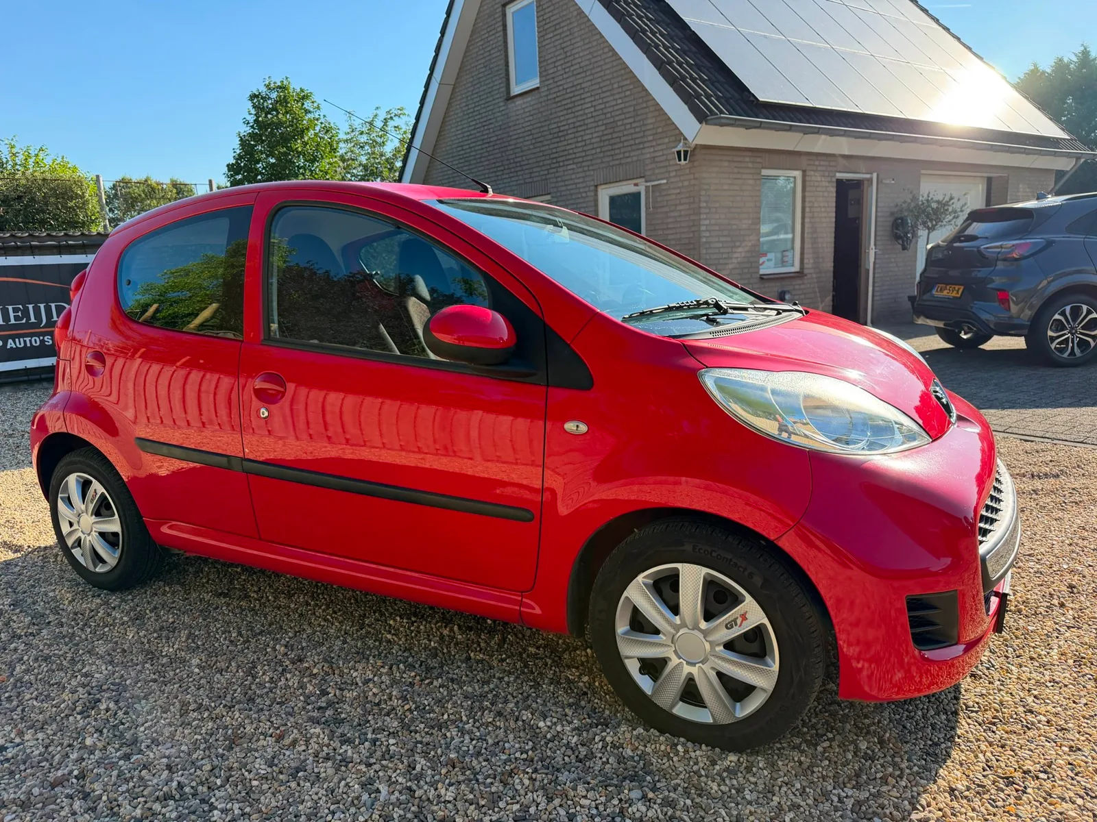 Peugeot 107 (2011) — foto 1