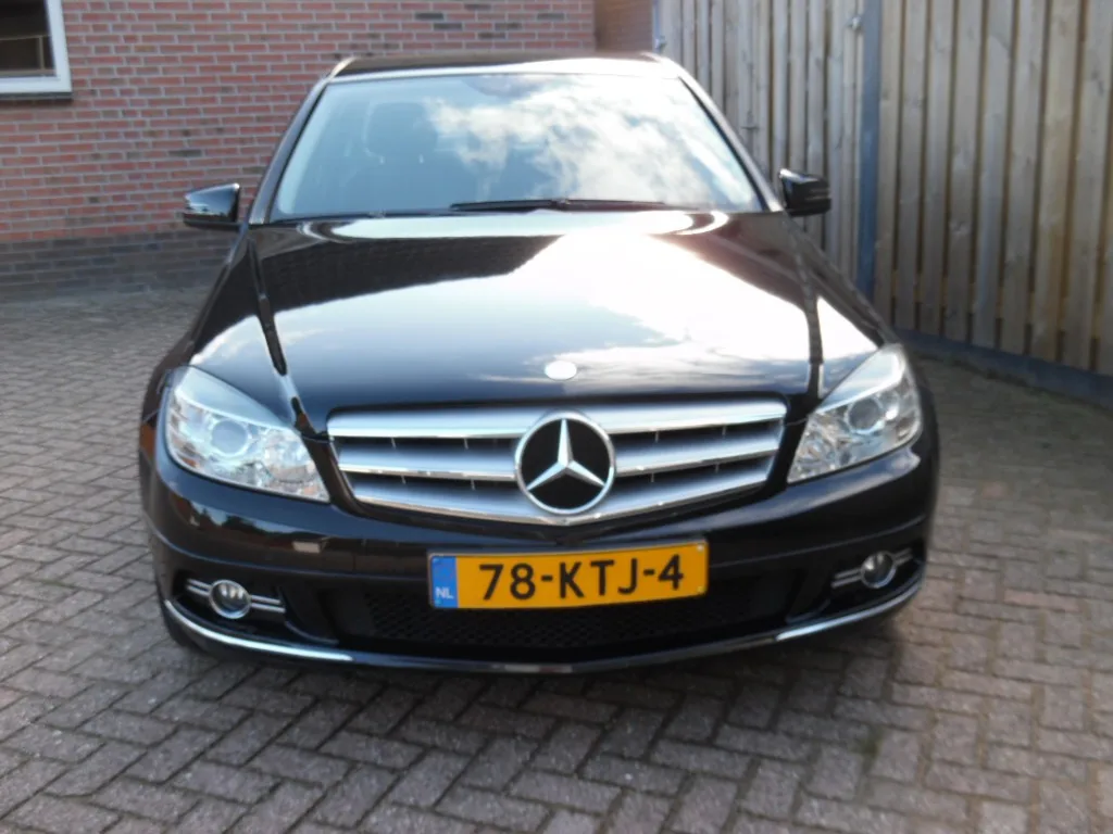 Mercedes-Benz C-Klasse (2010) — foto 1