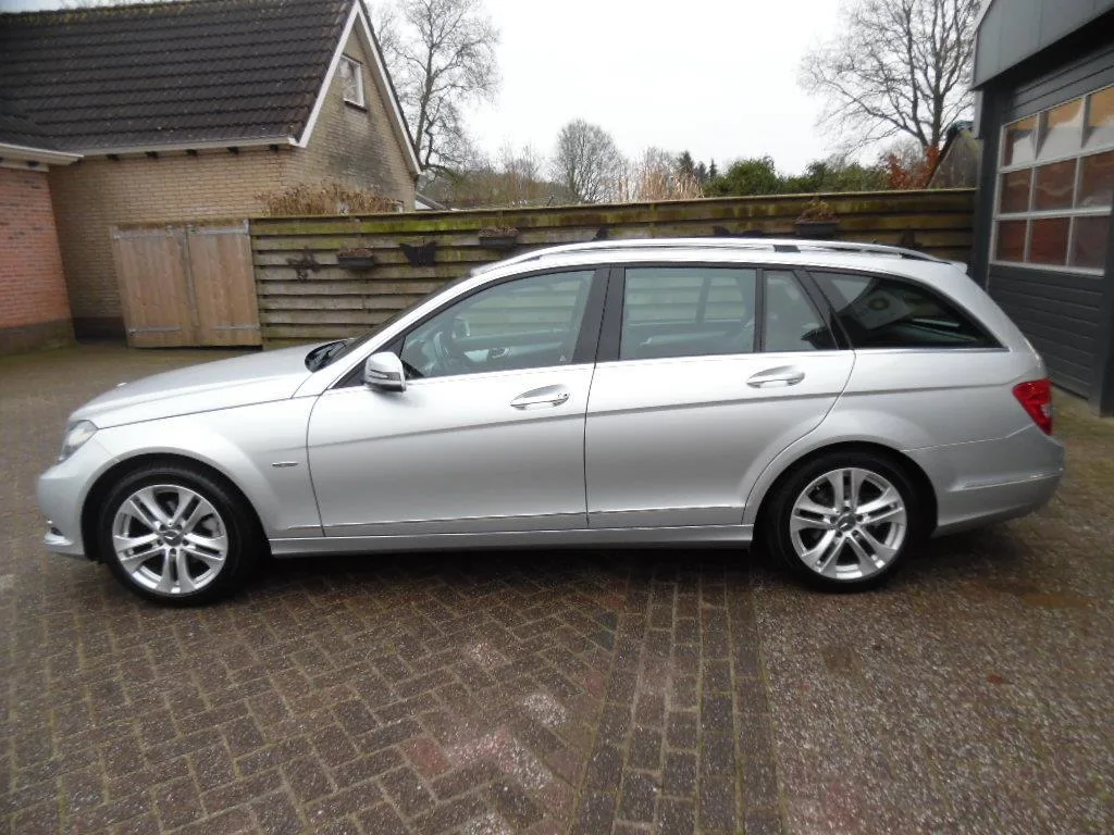 Mercedes-Benz C-Klasse (2011) — foto 1