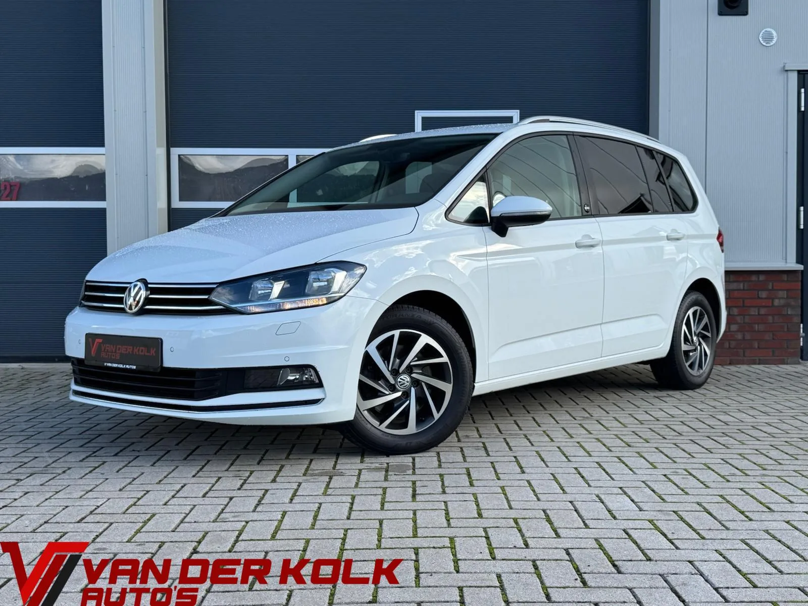 Volkswagen Touran (2017) — foto 1