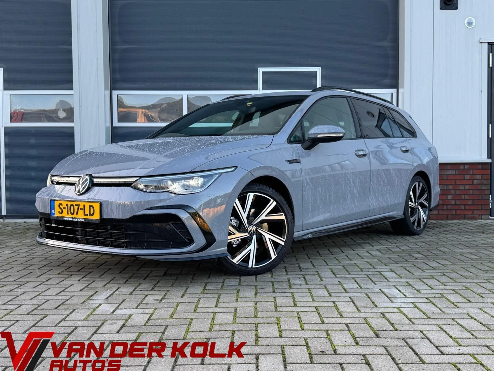 Volkswagen Golf (2021) — foto 1