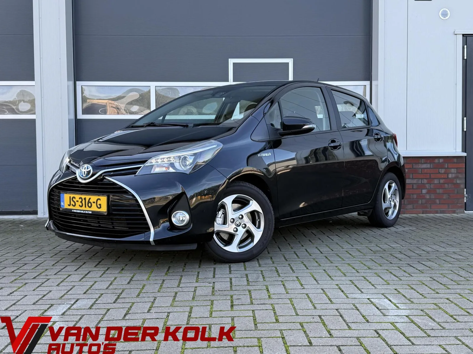 Toyota Yaris (2016) — foto 1