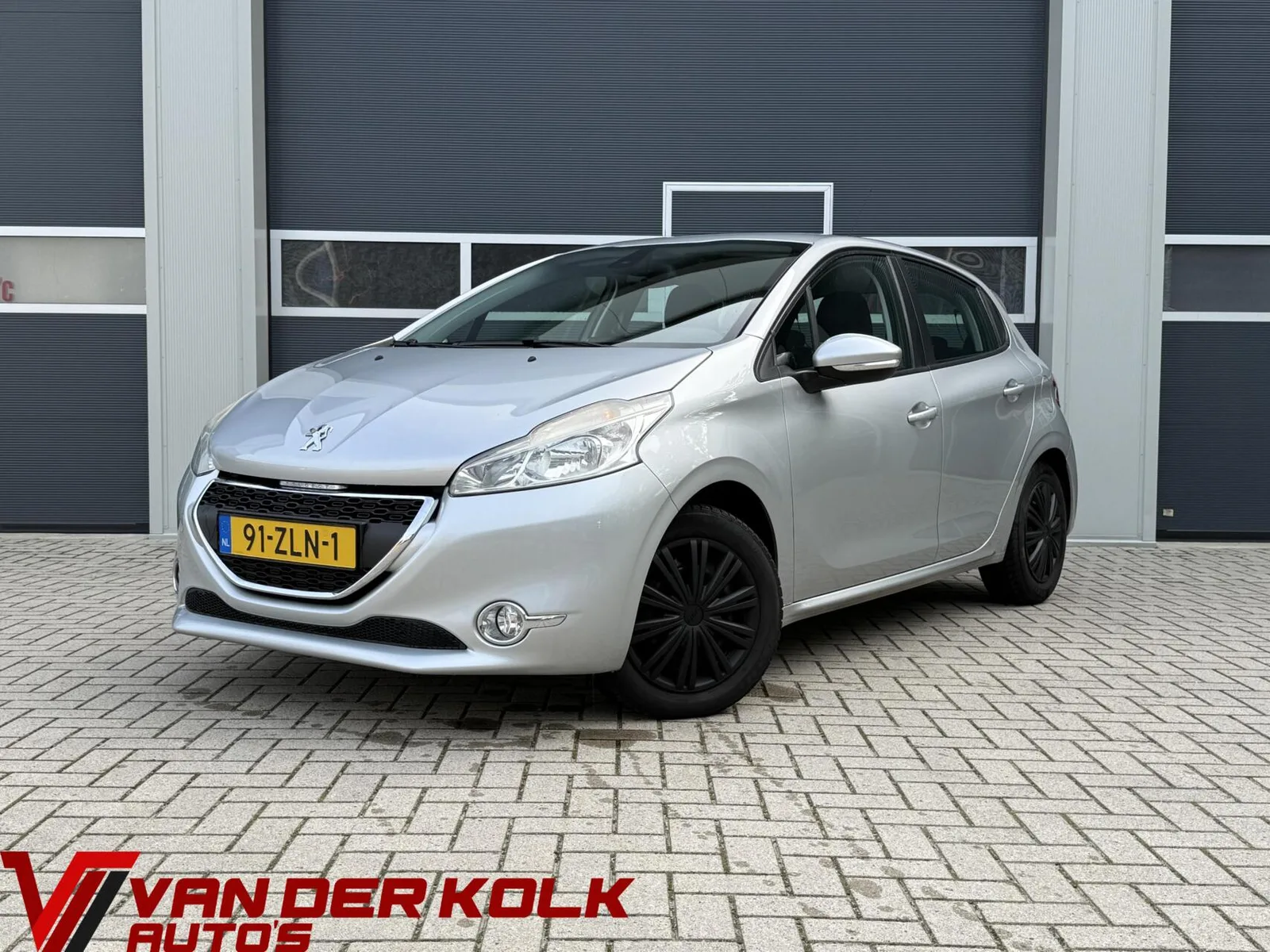 Peugeot 208 (2013) — foto 1