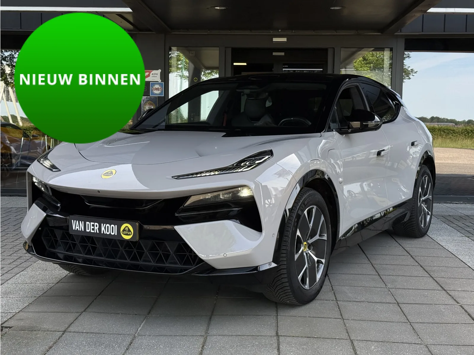 Lotus Eletre (2023) — foto 1