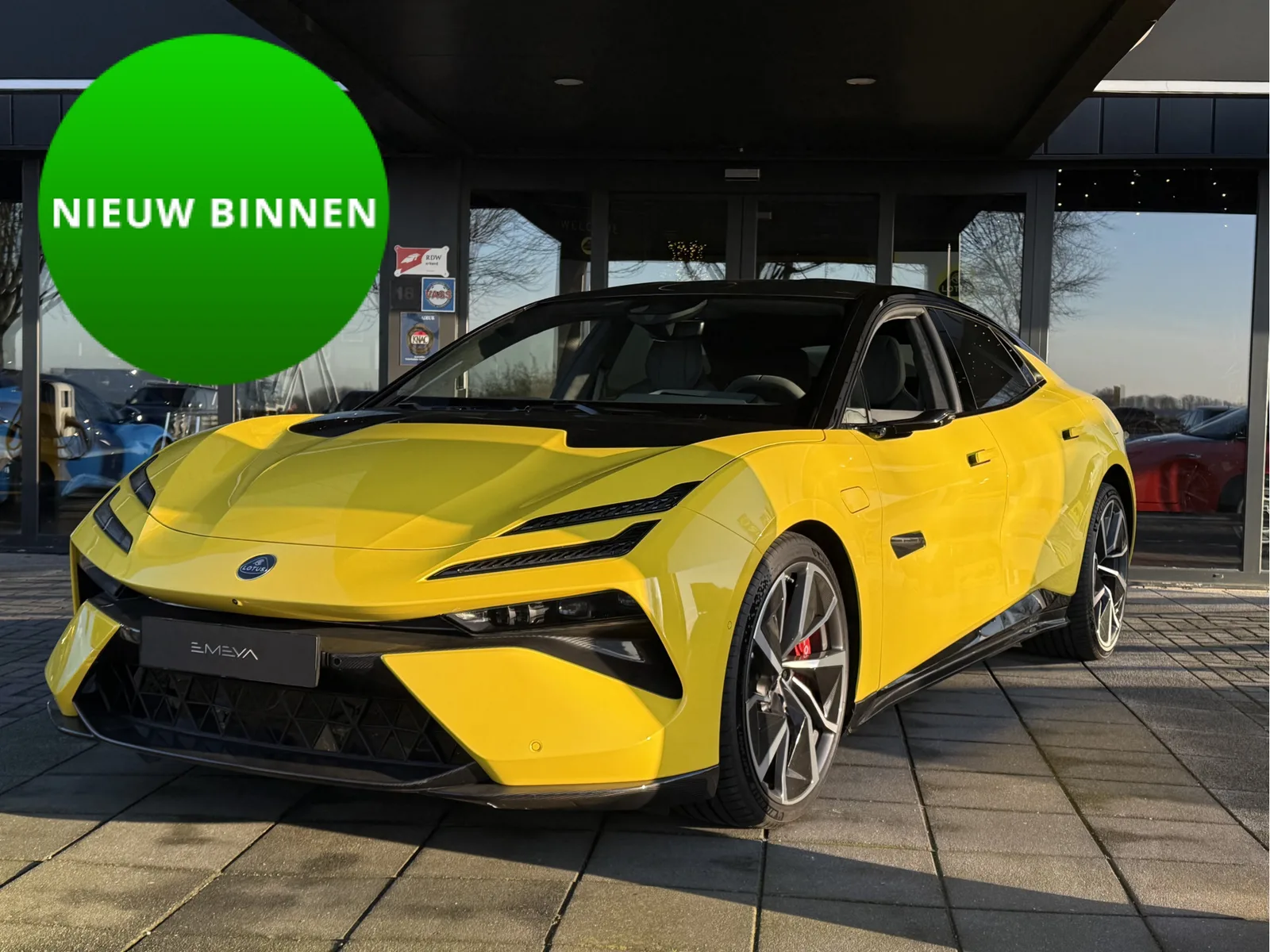 Lotus Emeya (2026) — foto 1