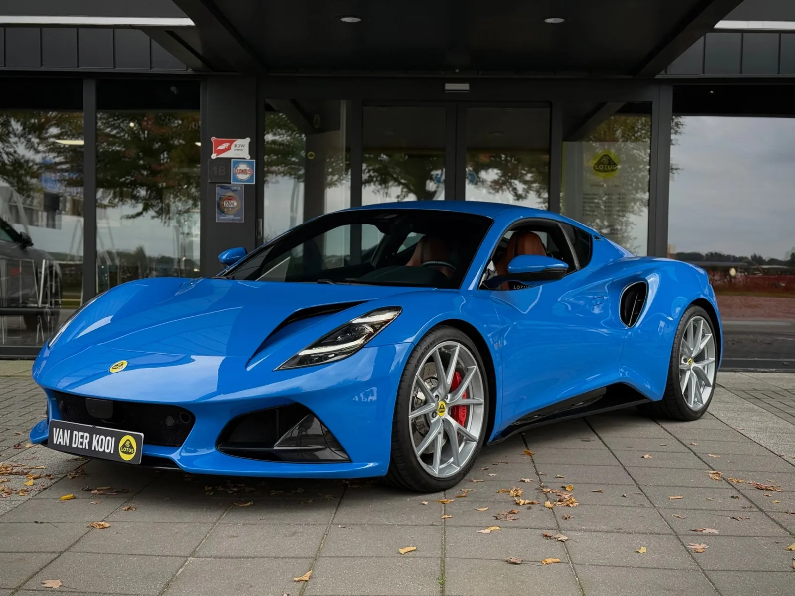 Lotus Emira (2022) — foto 1
