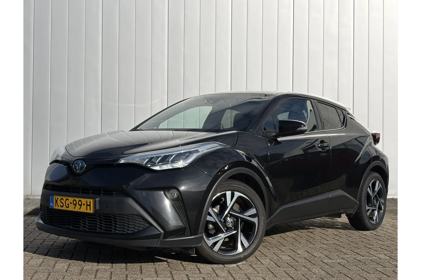 Toyota C-HR (2023) — foto 1