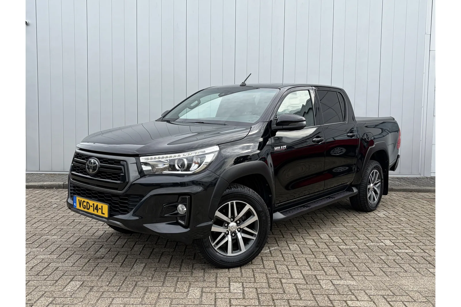 Toyota Hilux (2020) — foto 1