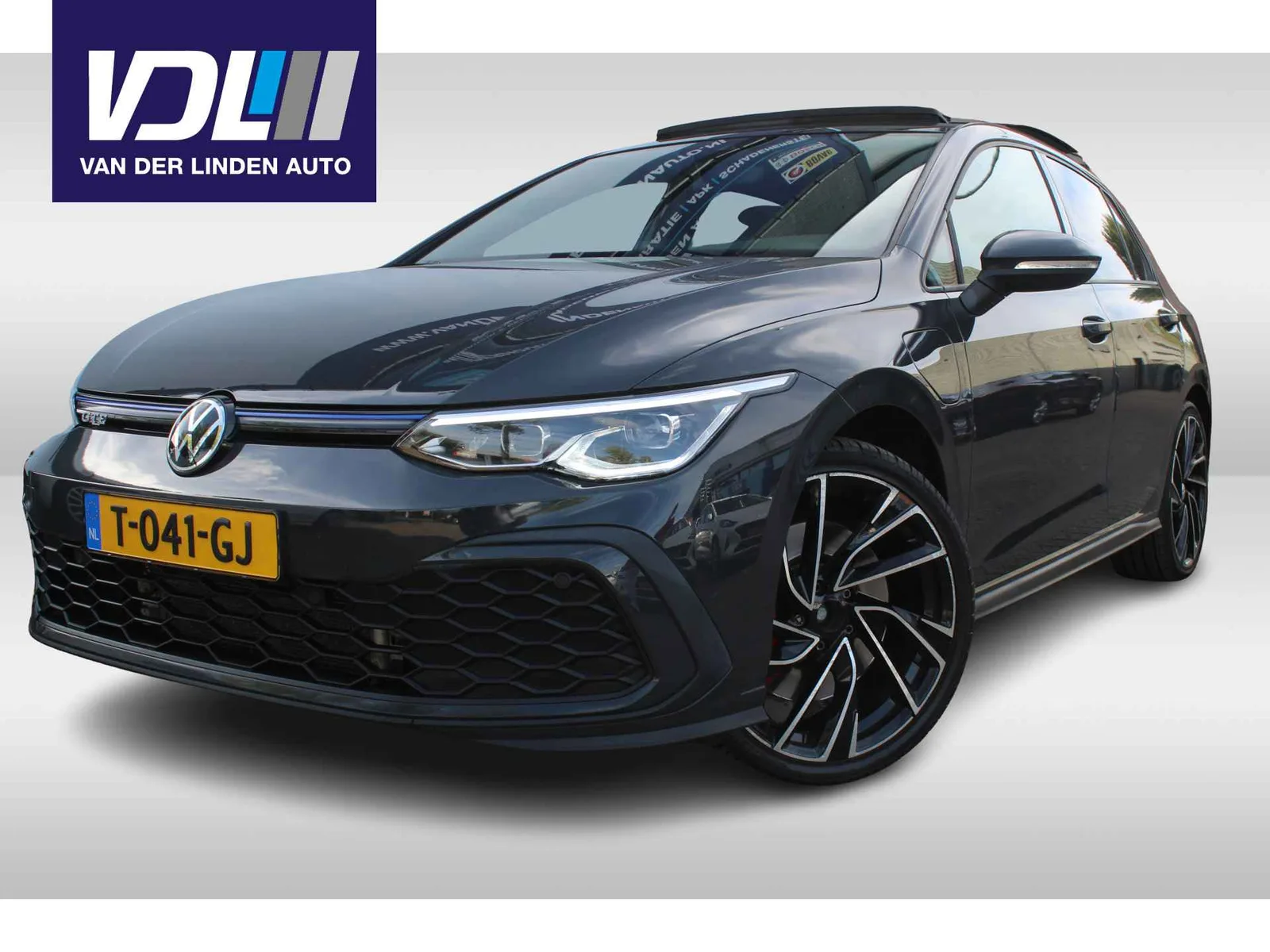 Volkswagen Golf (2021) — foto 1