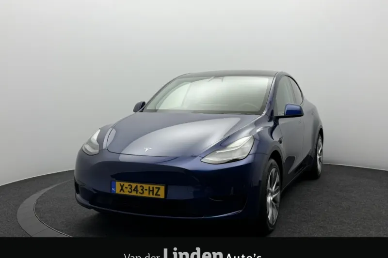 Tesla Model Y (2023)