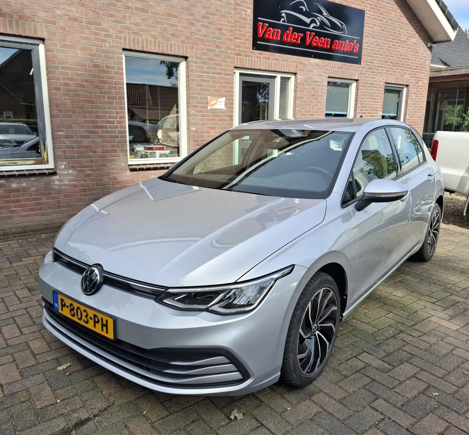 Volkswagen Golf (2022) — foto 1