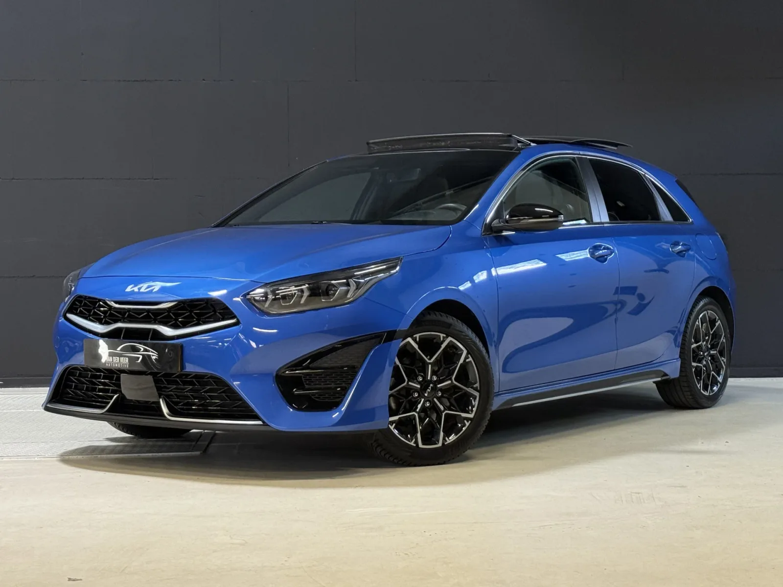Kia Ceed (2023) — foto 1