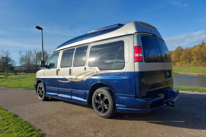 Chevrolet Chevy Van (2003)