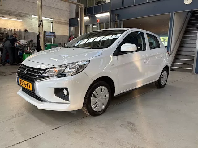 Mitsubishi Space Star (2024) — foto 1