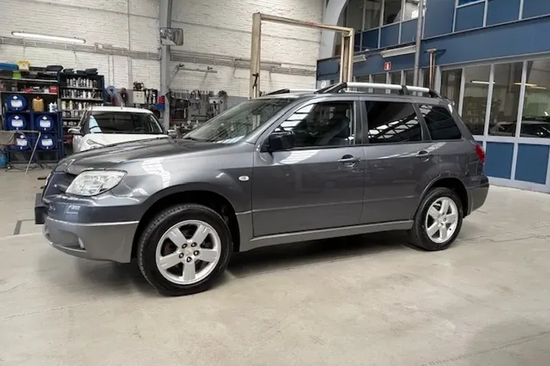 Mitsubishi Outlander (2009)
