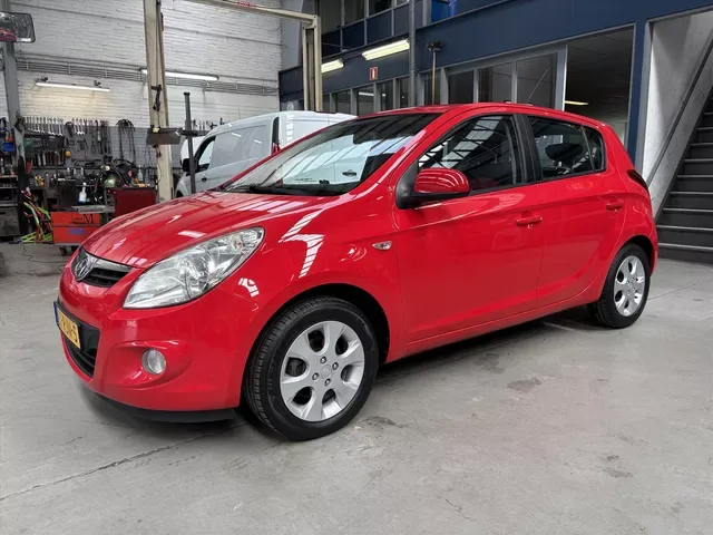 Hyundai i20 (2011) — foto 1