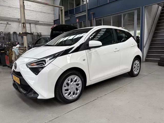 Toyota Aygo (2021) — foto 1