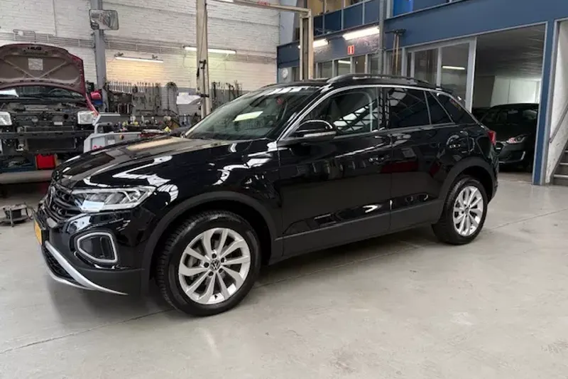 Volkswagen T-Roc (2024)