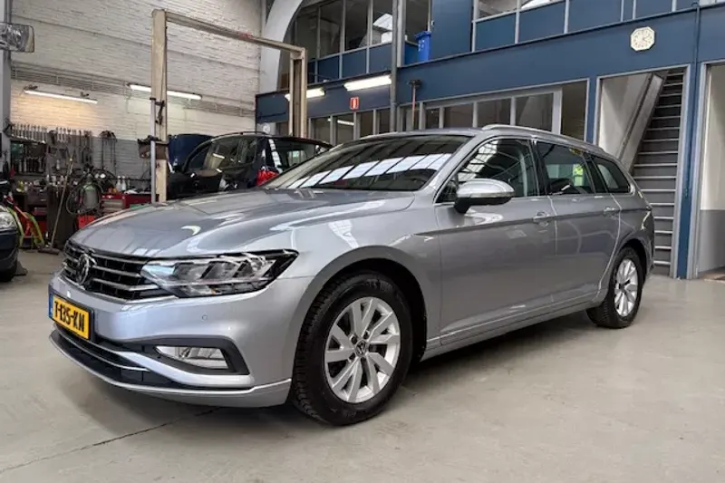 Volkswagen Passat (2023)