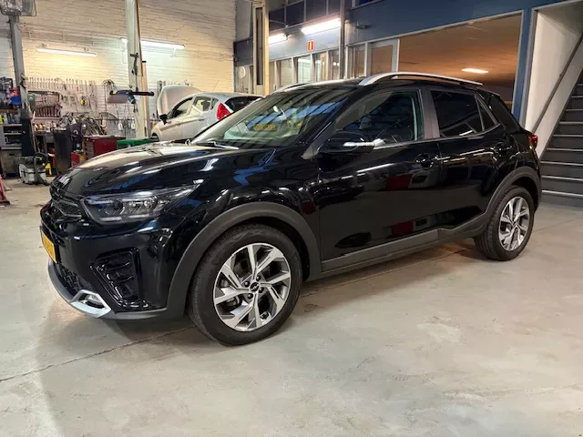 Kia Stonic (2023) — foto 1