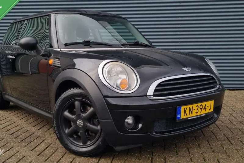 MINI One (2009)