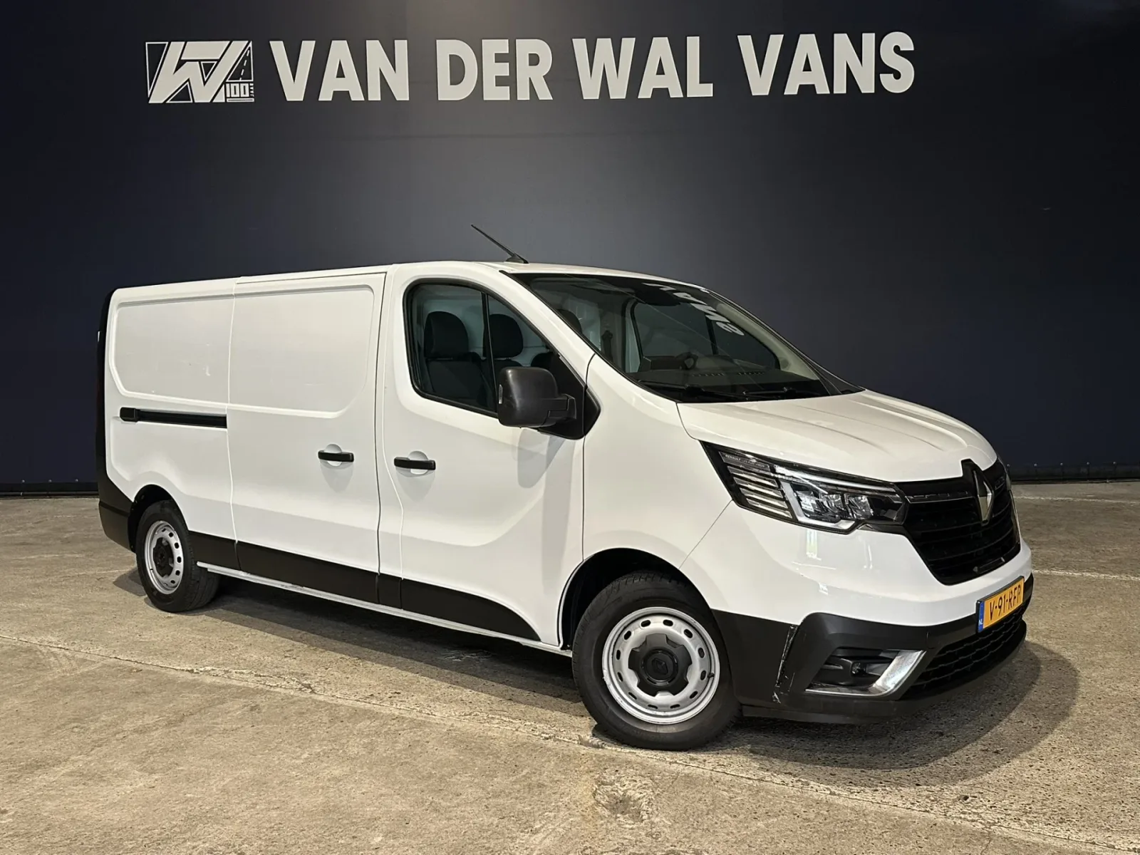Renault Trafic (2023) — foto 1
