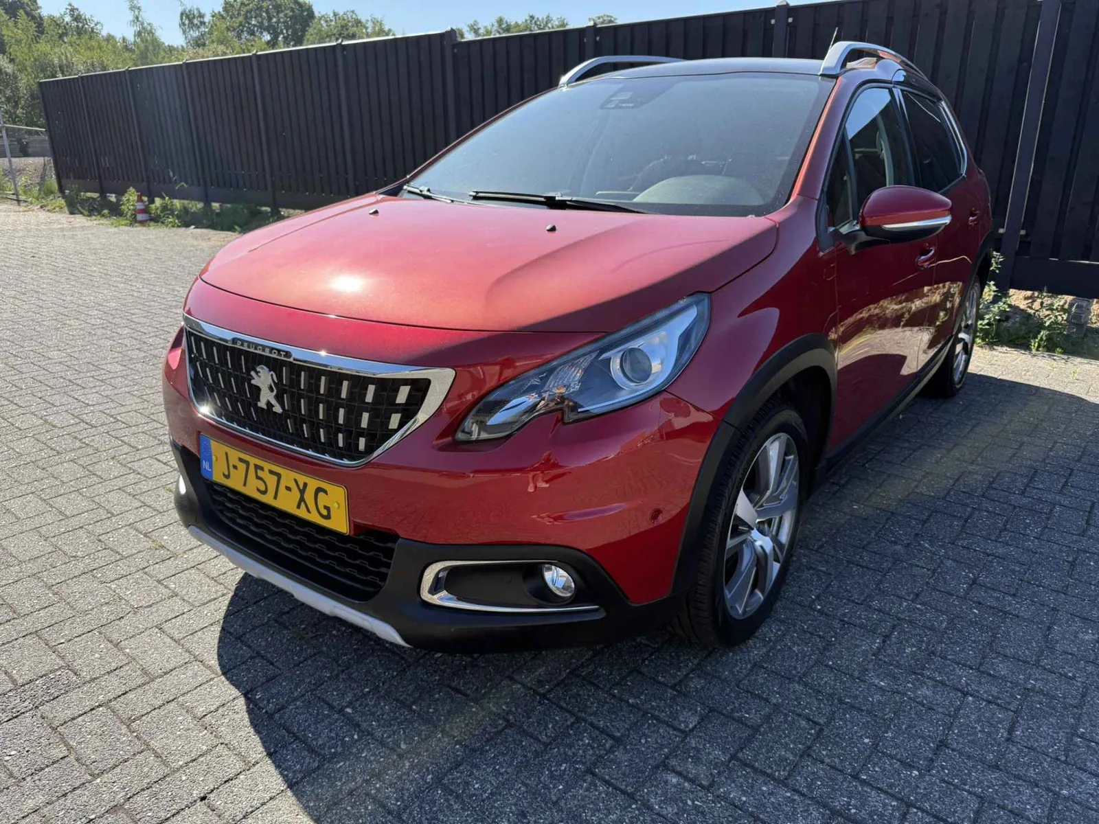 Peugeot 2008 (2019) — foto 1