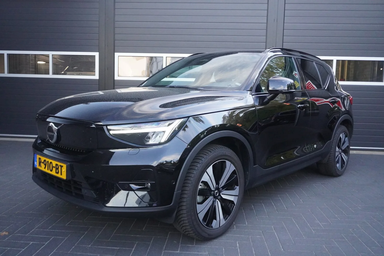 Volvo XC40 (2022) — foto 1