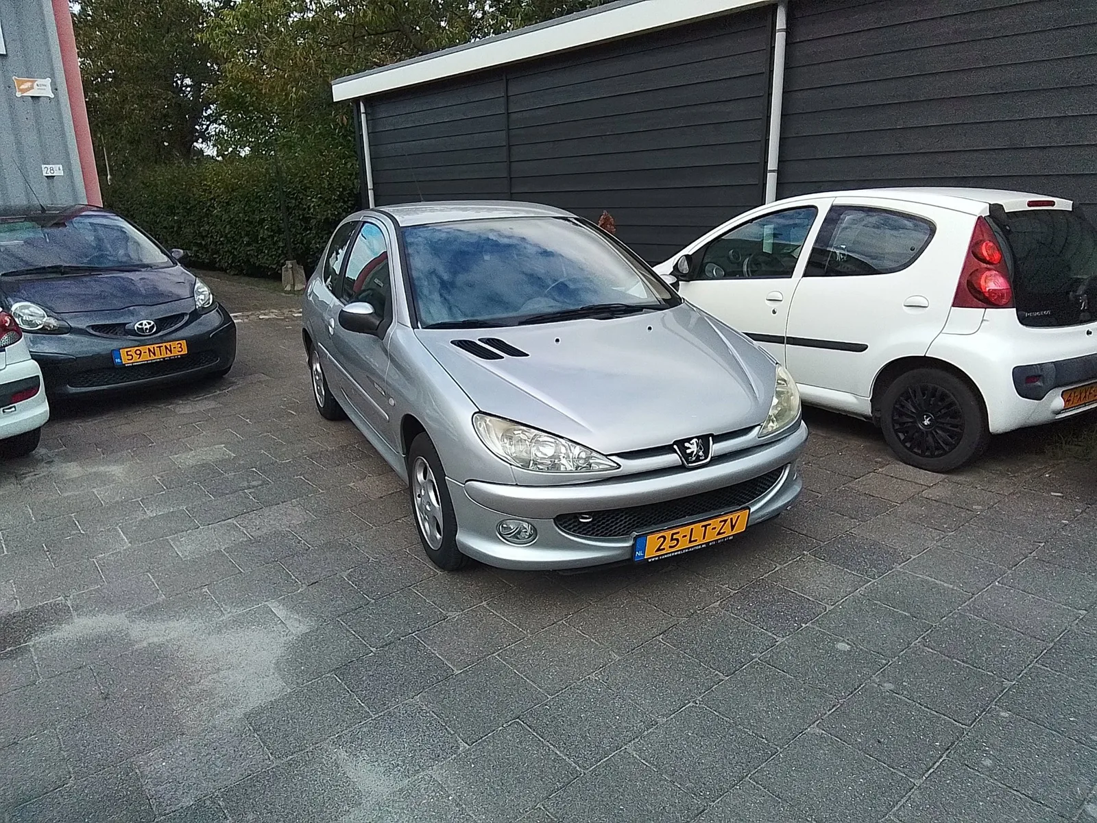 Peugeot 206 (2003) — foto 1