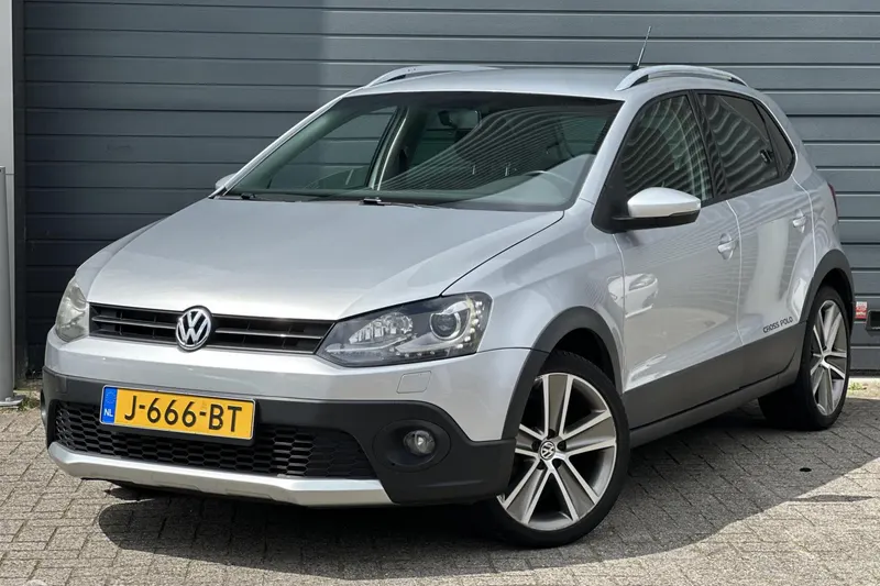 Volkswagen CrossPolo (2012)