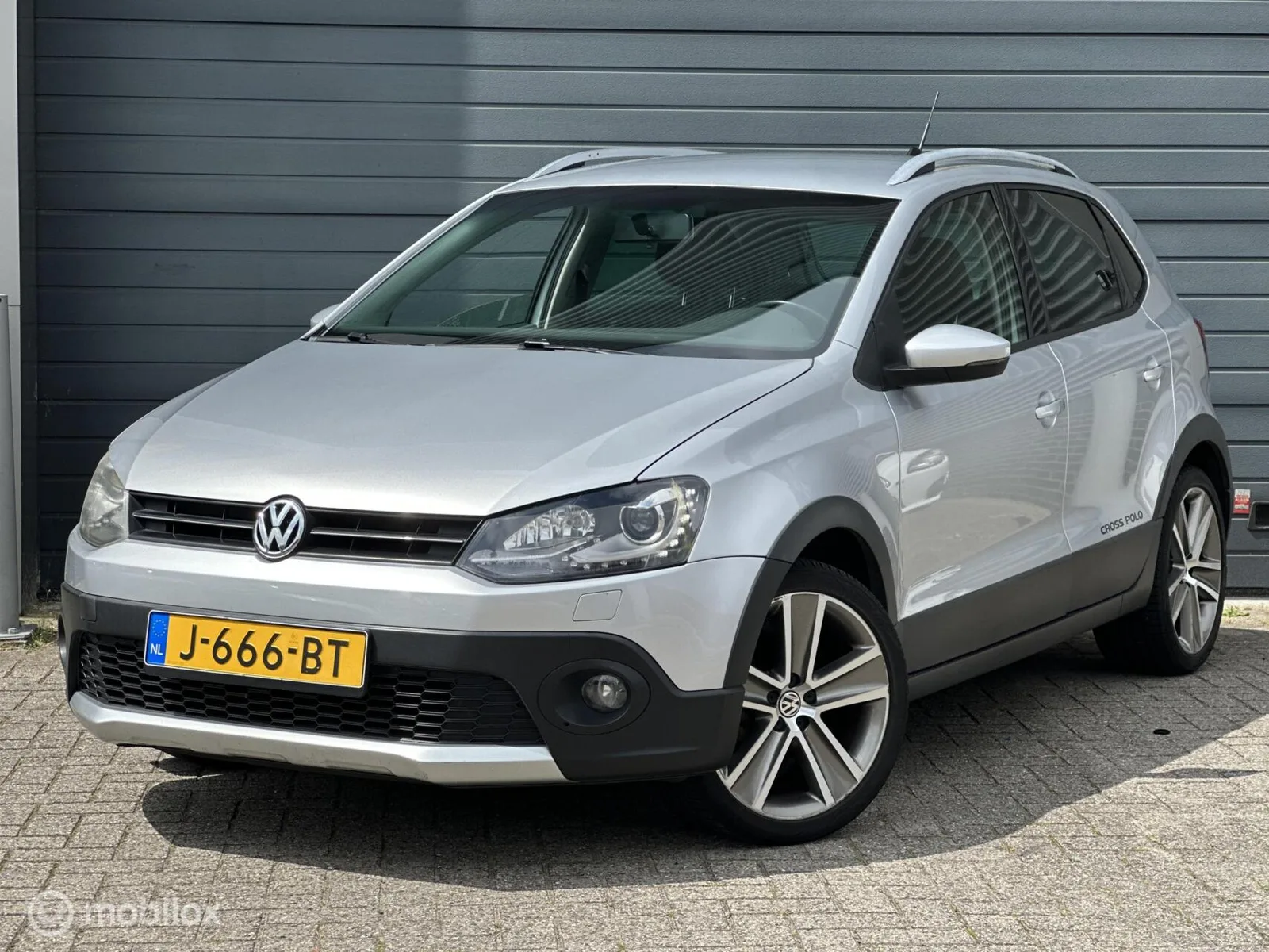 Volkswagen CrossPolo (2012) — foto 1