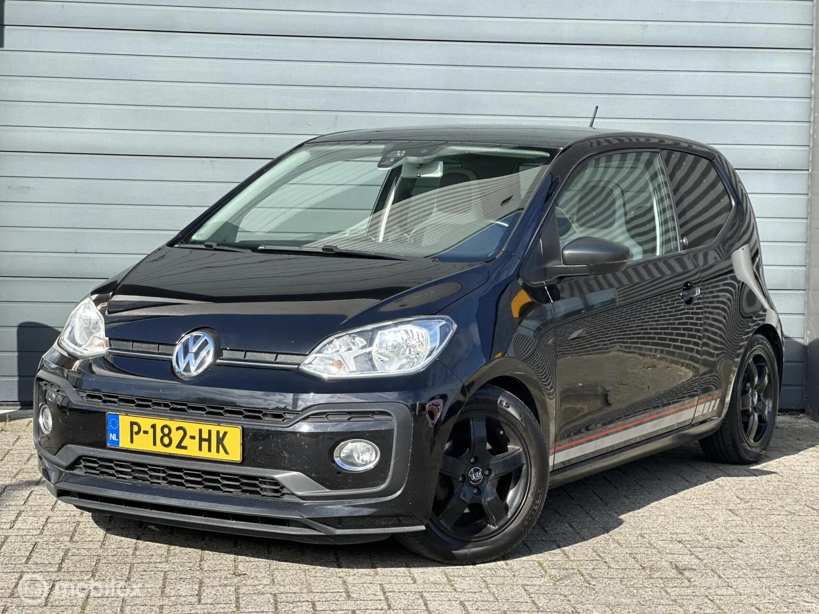 Volkswagen Up! (2017) — foto 1