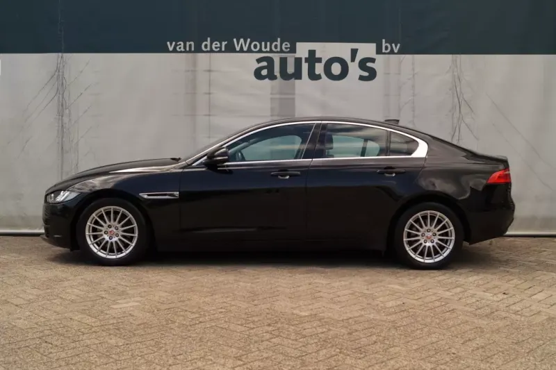 Jaguar XE (2017)