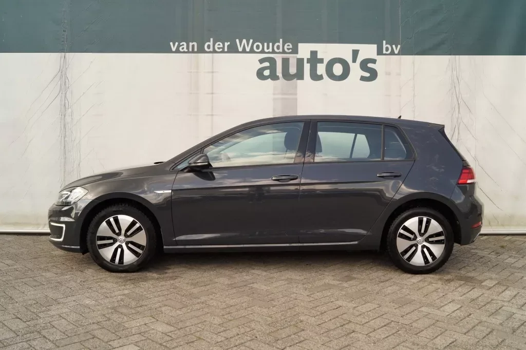 Volkswagen e-Golf (2018) — foto 1