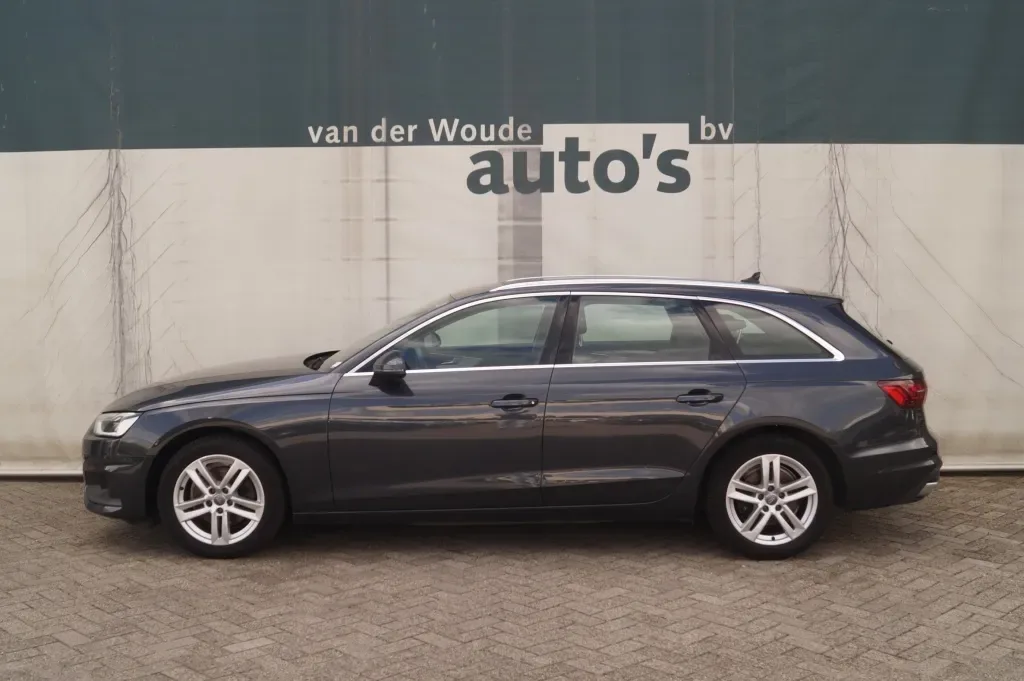 Audi A4 (2022) — foto 1
