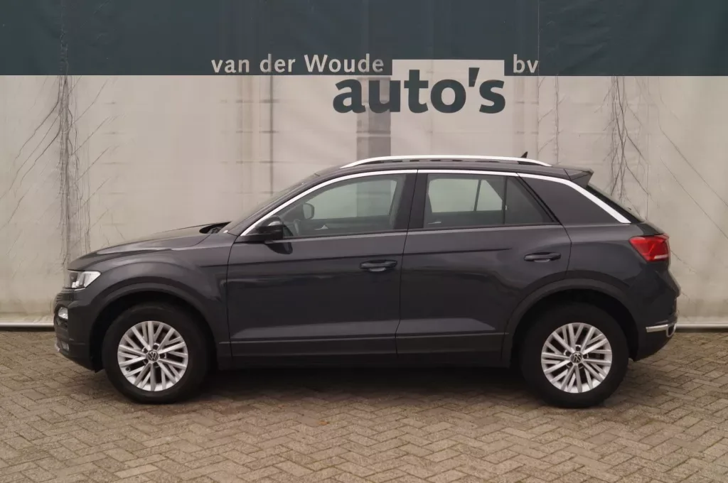 Volkswagen T-Roc (2021) — foto 1