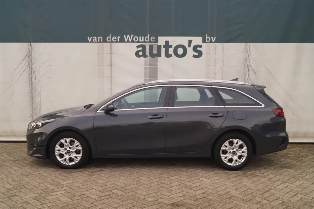 Kia Ceed (2022) — foto 1