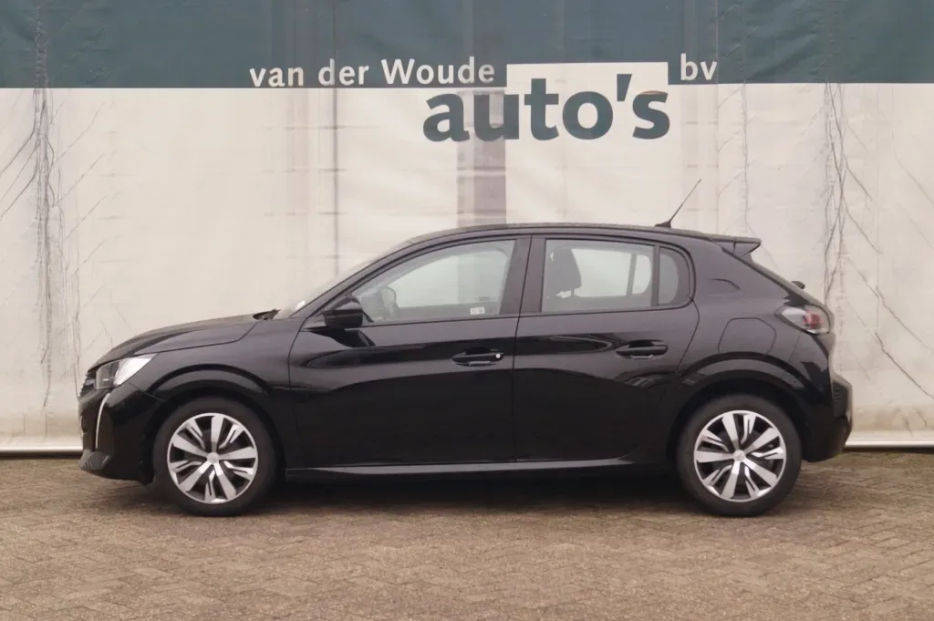 Peugeot 208 (2023) — foto 1