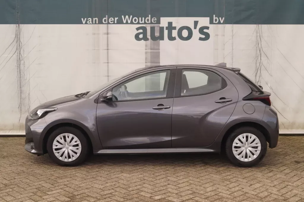 Toyota Yaris (2023) — foto 1