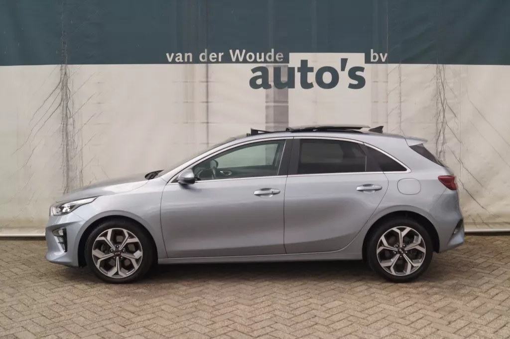 Kia Ceed (2022) — foto 1